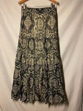Jucca Skirt – Size 44 (US 6) – NWT
Made in Italy 100% Cotton